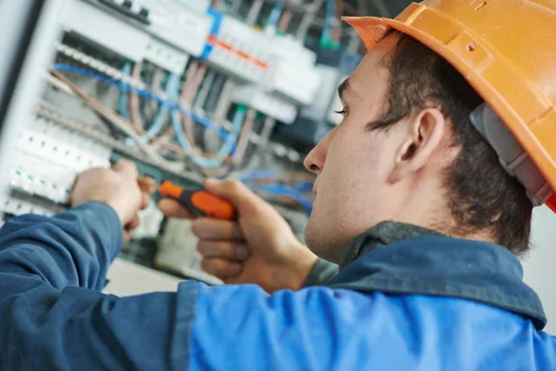 summer_maintenance_tips_for_your_enclosure_air_conditioner. 4 Sugerencias para cuidar de su aire acondicionado en el verano.